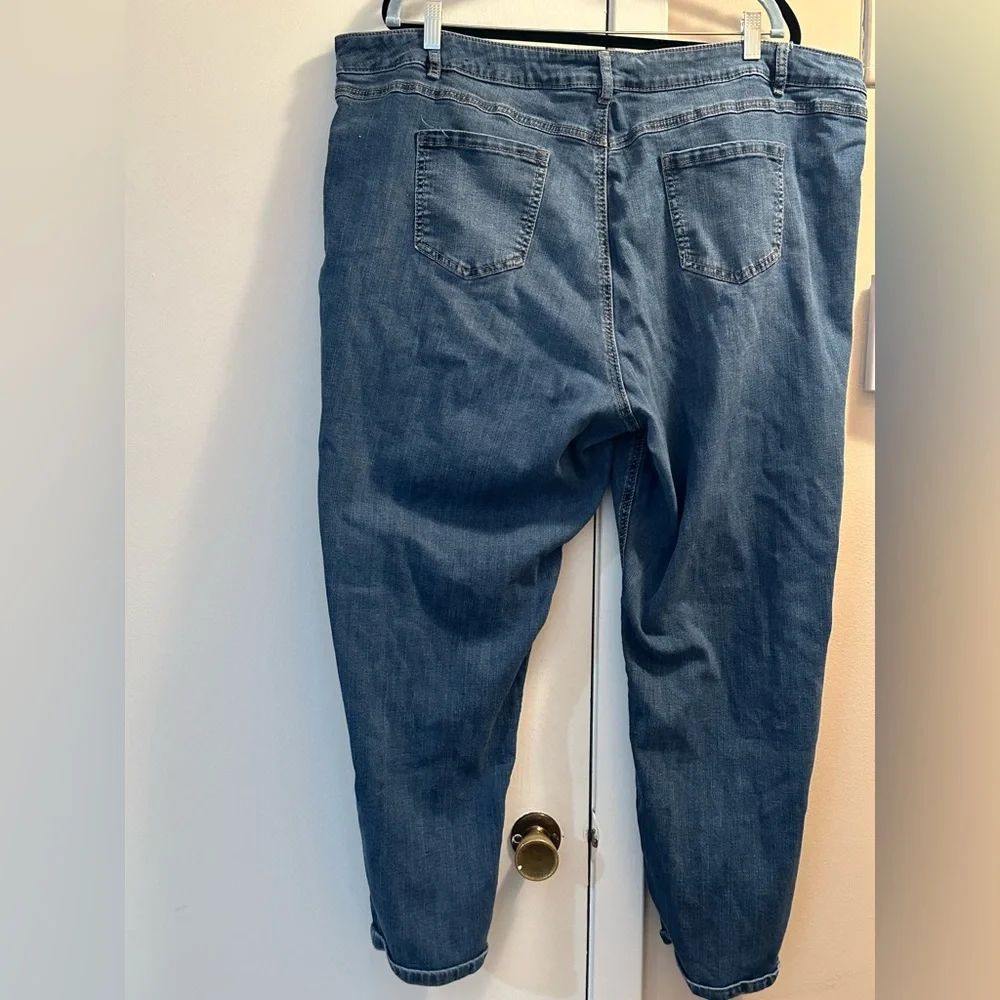 Avenue Jeans — image 2 of 3